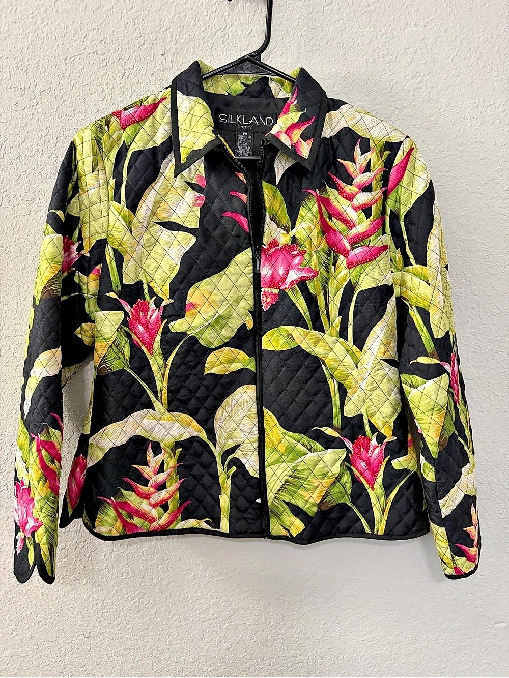 SILKLAND Floral Quilted Jacket in Black & Green Size P